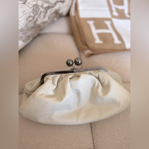 Weekend Max Mara Leather Pasticcino Bag - Picture 6 of 12